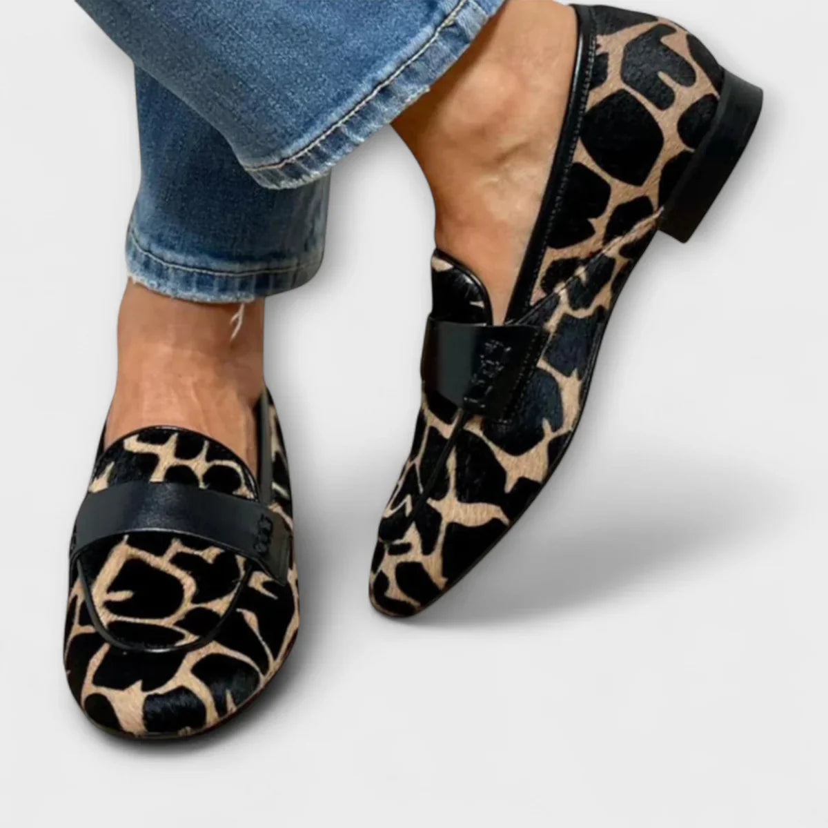 Lilova - Luipaard Loafers